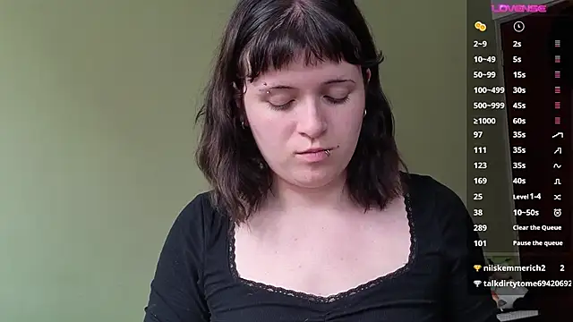 Snapshot of NEXT_DOOR_GIRL_ chatting on 17, 6, 2026 NEXT DOOR GIRL online show from 17, 6, 2026