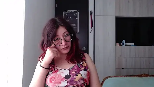 mariana124- online show from 12, 2, 2025