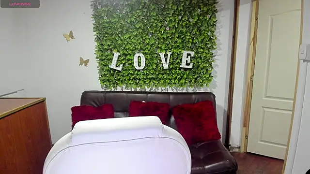 Enma  clark online show from 25, 1, 2025