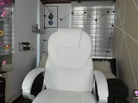 Enma  clark online show from 4, 11, 2025