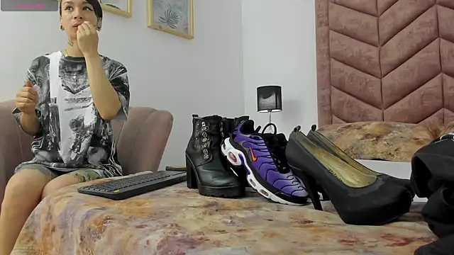 Snapshot of Lady_Godss chatting on 19, 12, 2024 Lady Godss online show from 19, 12, 2024