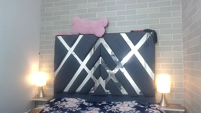 AndreaGil  online show from 4, 2, 2025