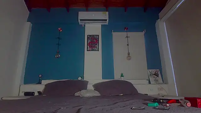 ariana-white- online show from 4, 10, 2025