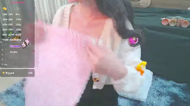 Snapshot of Chinhh9-9 chatting on 14, 1, 2025 Chinhh9-9 online show from 14, 1, 2025