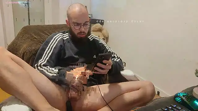 Snapshot of azagoul222 chatting on 8, 12, 2024 azagoul222 online show from 8, 12, 2024