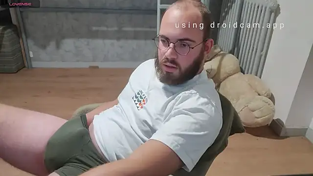 Snapshot of azagoul222 chatting on 15, 9, 2025 azagoul222 online show from 15, 9, 2025