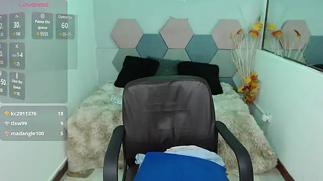 CharloteTaylor  online show from 15, 2, 2025