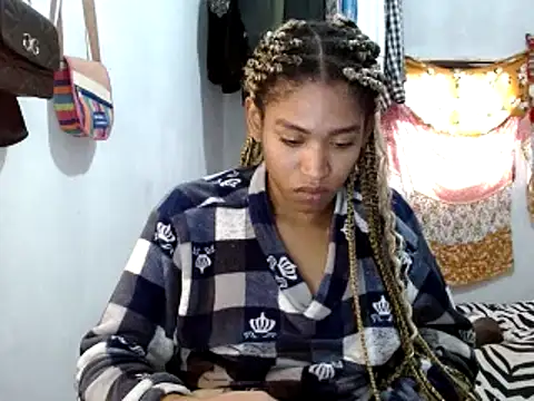 miriam775 online show from 5, 2, 2025