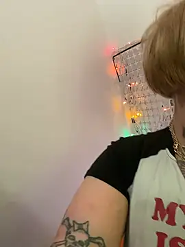 Snapshot of Hunniebunnie78 chatting on 5, 7, 2026 Hunniebunnie78 online show from 5, 7, 2026