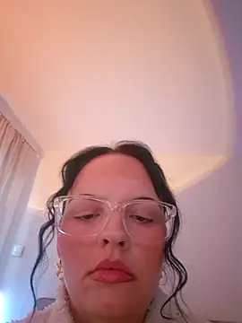 Jujuicy 97 online show from 2, 4, 2026