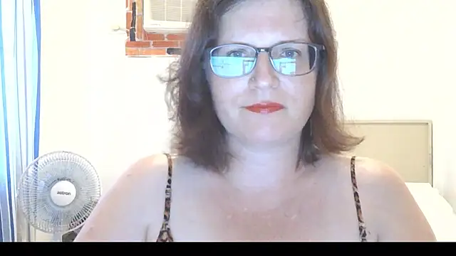 CrimsonMistress online show from 18, 3, 2026