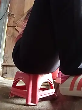 JasminePham online show from 10, 3, 2025