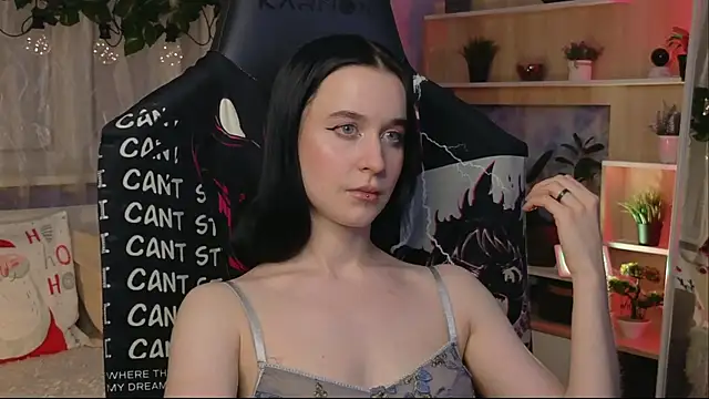 Snapshot of KiraLiLime chatting on 22, 2, 2025 KiraLiLime online show from 22, 2, 2025