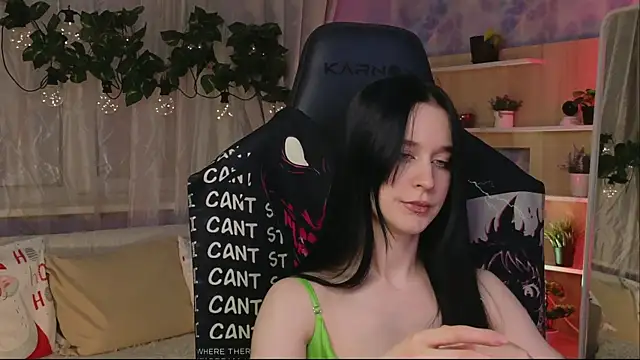 Snapshot of KiraLiLime chatting on 23, 2, 2025 KiraLiLime online show from 23, 2, 2025