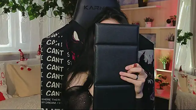 Snapshot of KiraLiLime chatting on 25, 2, 2025 KiraLiLime online show from 25, 2, 2025