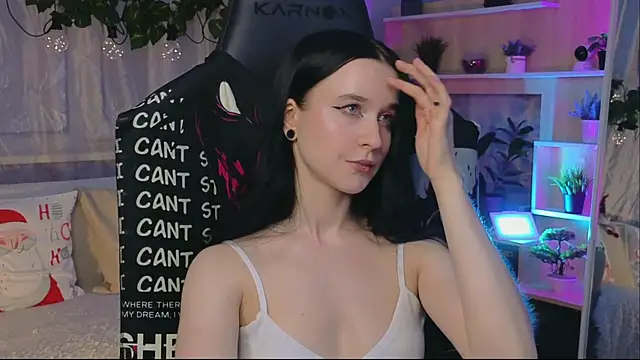 Snapshot of KiraLiLime chatting on 26, 2, 2025 KiraLiLime online show from 26, 2, 2025