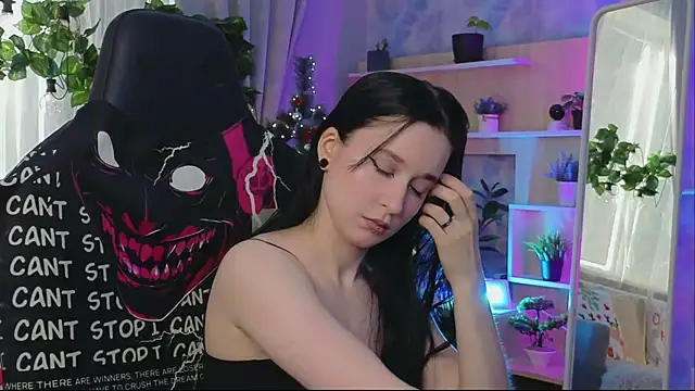 Snapshot of KiraLiLime chatting on 27, 2, 2025 KiraLiLime online show from 27, 2, 2025