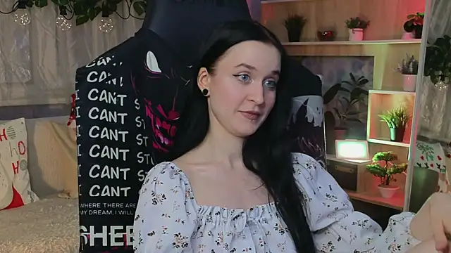 Snapshot of KiraLiLime chatting on 2, 3, 2025 KiraLiLime online show from 2, 3, 2025