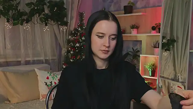 Snapshot of KiraLiLime chatting on 7, 3, 2025 KiraLiLime online show from 7, 3, 2025