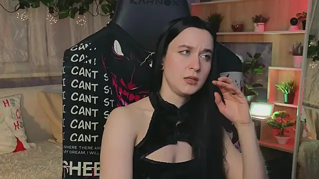 Snapshot of KiraLiLime chatting on 7, 3, 2025 KiraLiLime online show from 7, 3, 2025