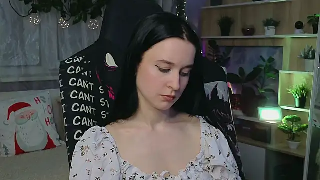 Snapshot of KiraLiLime chatting on 13, 3, 2025 KiraLiLime online show from 13, 3, 2025