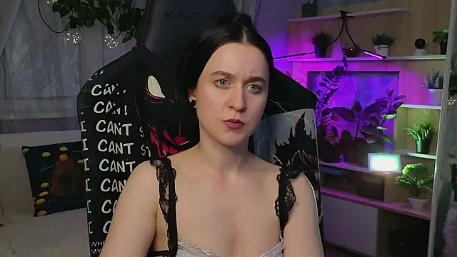 Snapshot of KiraLiLime chatting on 21, 3, 2025 KiraLiLime online show from 21, 3, 2025