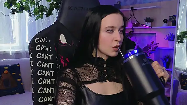 Snapshot of KiraLiLime chatting on 22, 3, 2025 KiraLiLime online show from 22, 3, 2025