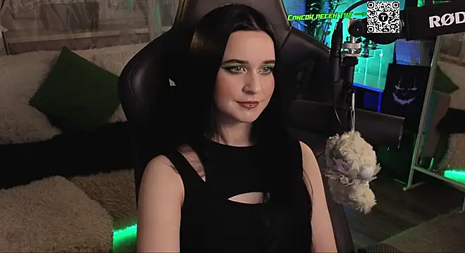 Snapshot of KiraLiLime chatting on 21, 11, 2025 KiraLiLime online show from 21, 11, 2025