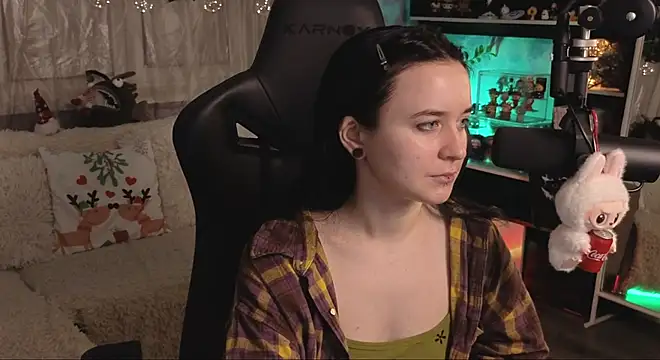 Snapshot of KiraLiLime chatting on 6, 1, 2026 KiraLiLime online show from 6, 1, 2026