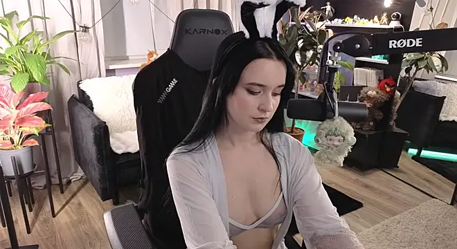 KiraLiLime online show from 4, 4, 2026