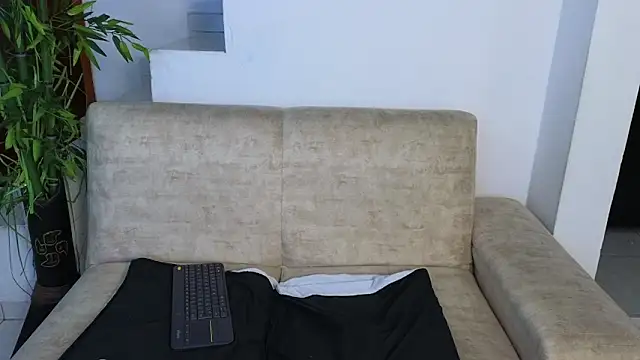 Lorenne Miller online show from 15, 4, 2026