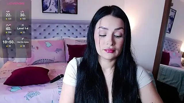 sarascottt online show from 19, 12, 2024