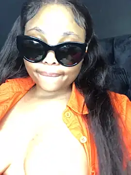 Anaelle24 online show from 13, 2, 2025