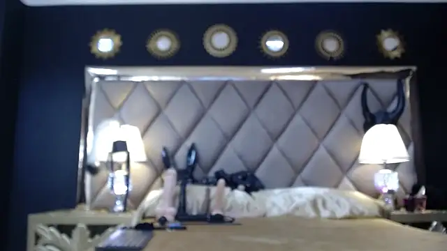 Snapshot of EvaBellucci_ chatting on 4, 1, 2025 EvaBellucci online show from 4, 1, 2025