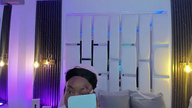 mia schwarz online show from 2, 12, 2025