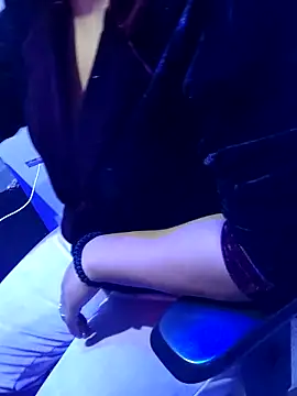 vadapavgirl online show from 3, 11, 2025