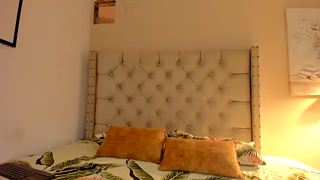 vanesasexyhot21 online show from 14, 2, 2026