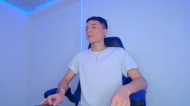 Snapshot of bryamer_19 chatting on 11, 2, 2025 bryamer 19 online show from 11, 2, 2025