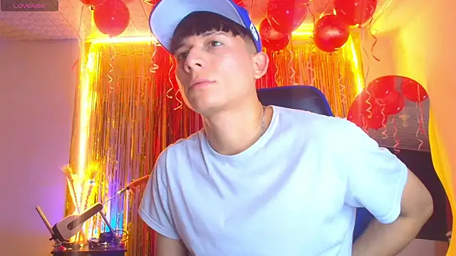 Snapshot of bryamer_19 chatting on 25, 9, 2025 bryamer 19 online show from 25, 9, 2025