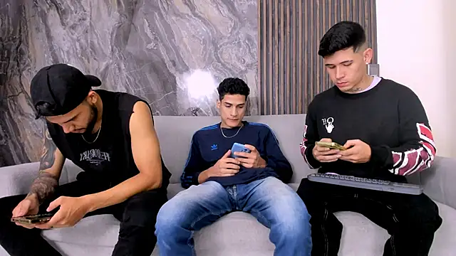 hot day online show from 28, 2, 2025