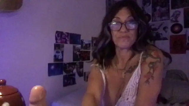 Snapshot of karrmmaa chatting on 14, 11, 2025 karrmmaa online show from 14, 11, 2025