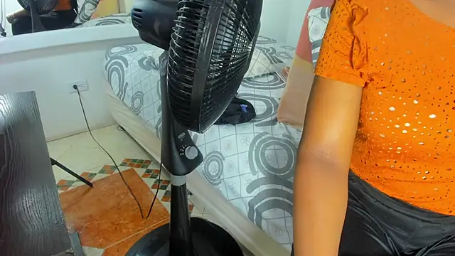 Evelonga 707 online show from 30, 1, 2025