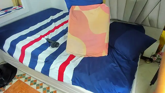 Evelonga 707 online show from 13, 2, 2025