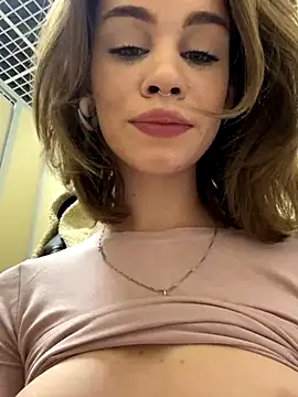 Snapshot of Street_young chatting on 4, 12, 2024 Street young online show from 4, 12, 2024