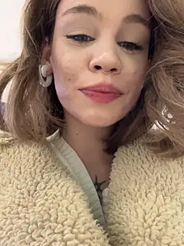 Snapshot of Street_young chatting on 13, 12, 2024 Street young online show from 13, 12, 2024