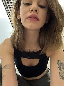 Snapshot of Street_young chatting on 7, 3, 2025 Street young online show from 7, 3, 2025