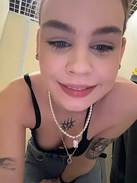 Snapshot of Street_young chatting on 18, 3, 2026 Street young online show from 18, 3, 2026