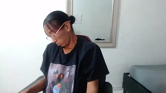 ZashaRomero online show from 10, 12, 2024