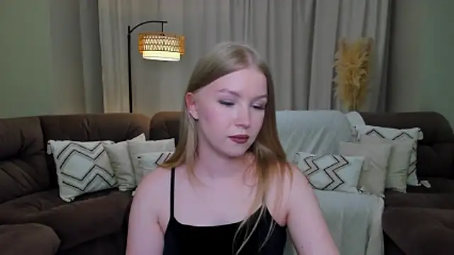 Snapshot of shy__lady chatting on 28, 5, 2026 shy lady online show from 28, 5, 2026
