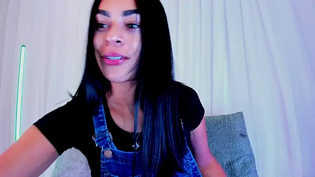 Snapshot of Yasiir_0229 chatting on 1, 10, 2025 Yasiir 0229 online show from 1, 10, 2025